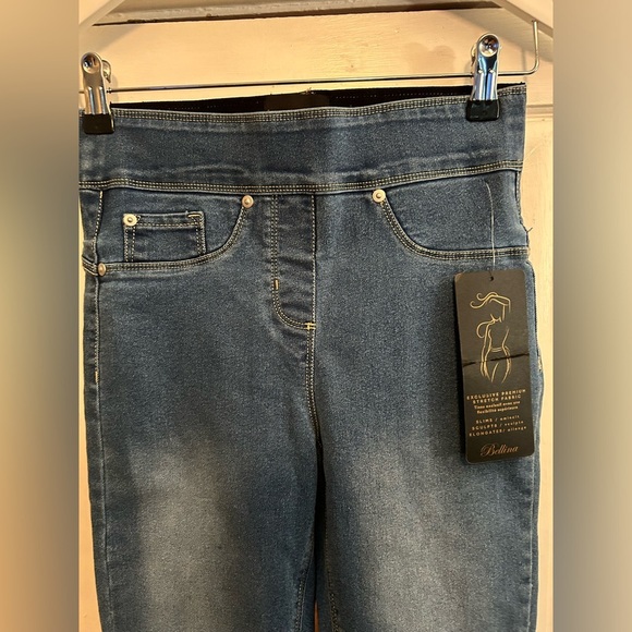 Ladies petite denim pants with tummy control. - Picture 2 of 6